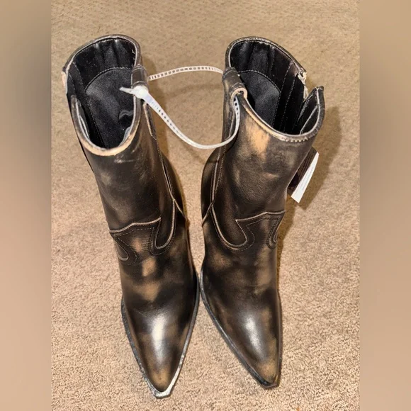 Vince Camuto Platform Boots - Picture 3 of 6